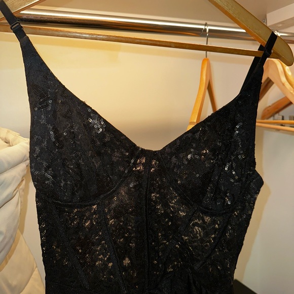 Elegant maxi dress. I only wore it once! It’s like new. - Picture 2 of 3